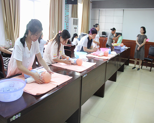 育嬰培訓師沈陽招聘_育嬰培訓師資格證_育嬰師要考些什么內容