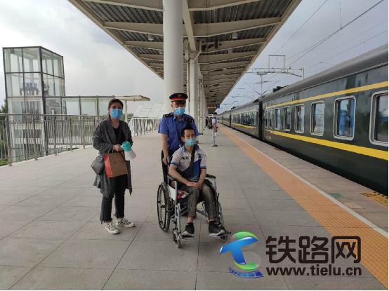 網上怎么訂票火車票_網上訂電影票和現訂票現錢一樣嗎_鐵道部網上訂票