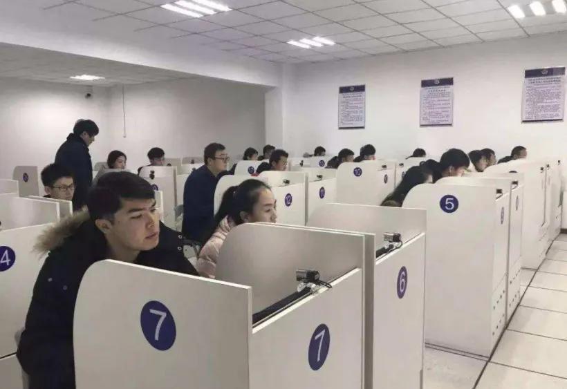 經(jīng)濟師哪個好考_東師翻譯碩士好考嗎_經(jīng)濟專業(yè)技術資格考試好考嗎