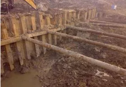 錘擊打樁法進(jìn)行打樁時(shí)_汽錘打樁機(jī)工作原理_打樁灌漿機(jī)