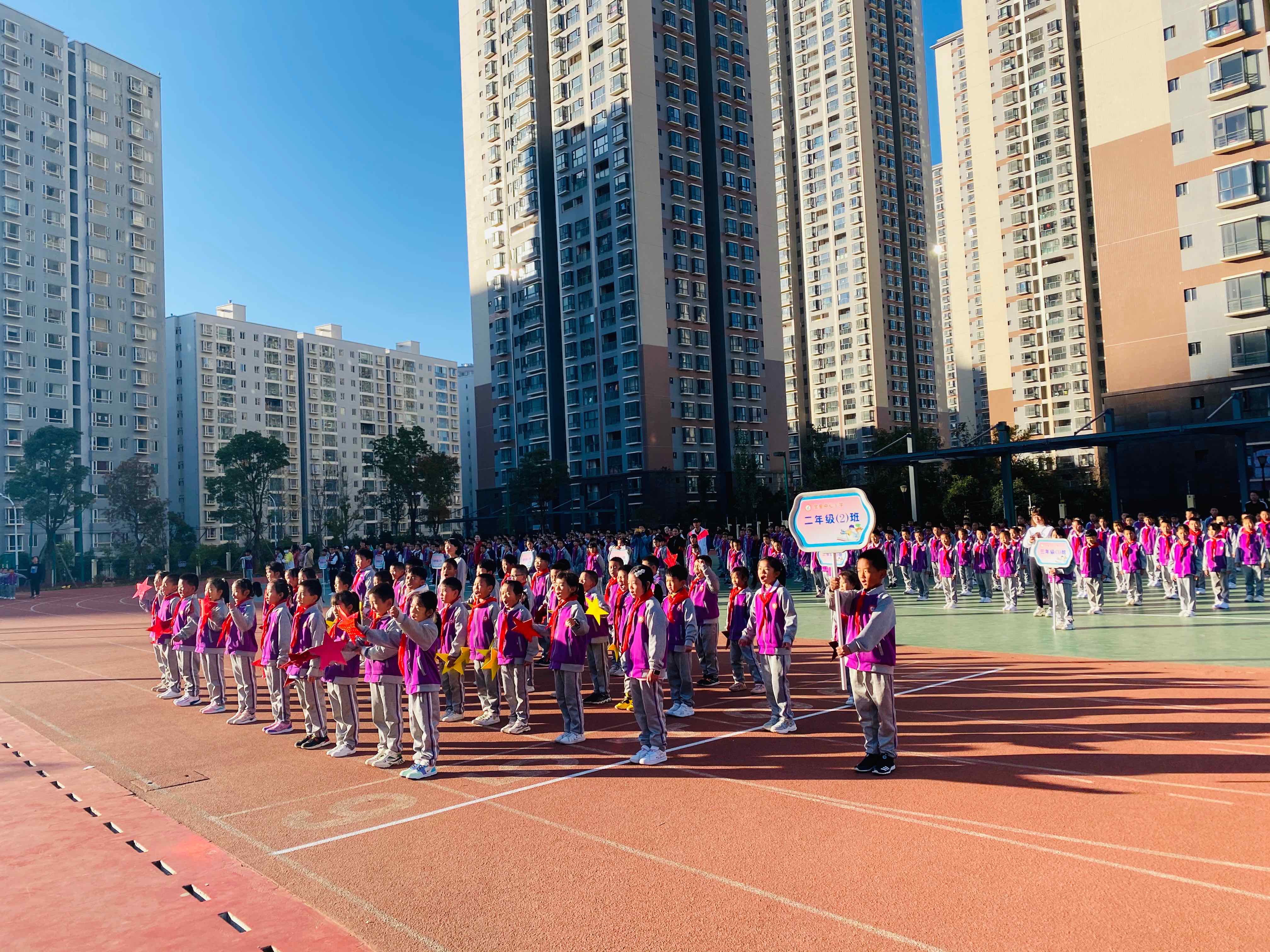 昆明五里小學(xué)對(duì)應(yīng)中學(xué)_昆明東華小學(xué)交響校區(qū)對(duì)應(yīng)中學(xué)_東華小學(xué)金色校區(qū)成績(jī)