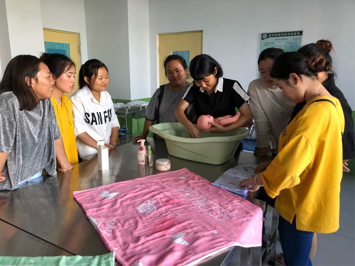 保育師和育嬰員有什么區(qū)別_保育員和育嬰員哪個(gè)含金量高_(dá)2023保育員和育嬰師的區(qū)別