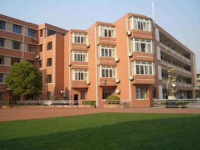 上海市重點小學班級人數(shù)_上海市重點小學班級人數(shù)_上海市重點小學班級人數(shù)