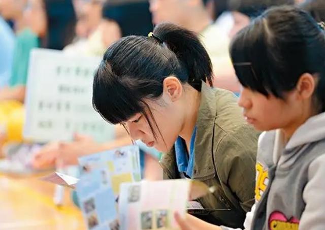 專科好本科哪個好_三本和專科哪個好_專科好本科好