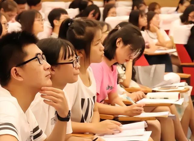 三本和專科哪個好_專科好本科好_專科好本科哪個好