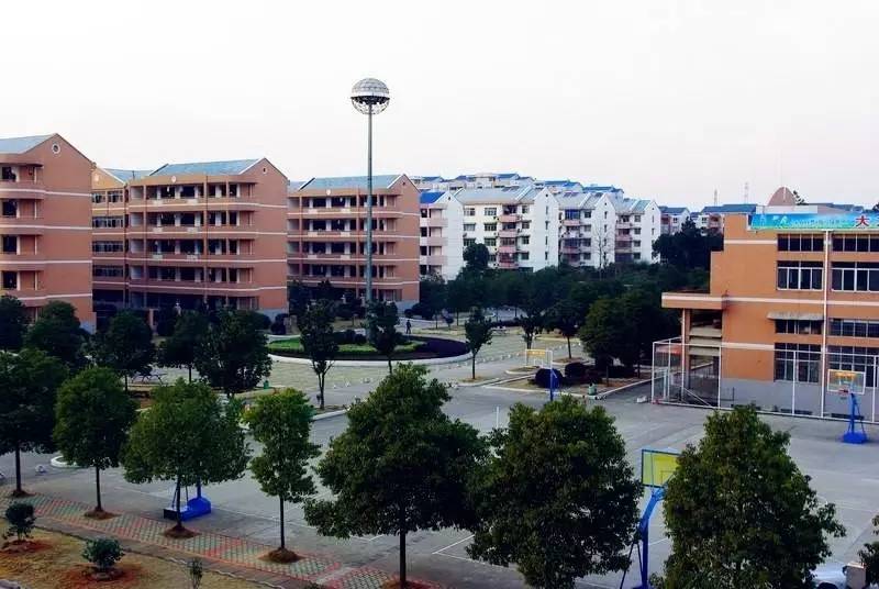 寧鄉(xiāng)一中上線率_寧鄉(xiāng)一中重本率_寧鄉(xiāng)一中全國(guó)排名