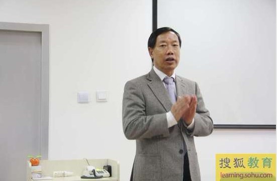 艾方林參贊演講現場