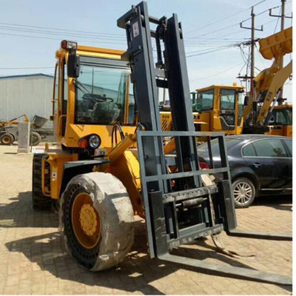 叉車操作培訓(xùn)條件_叉車功能用途_叉車培訓(xùn)班